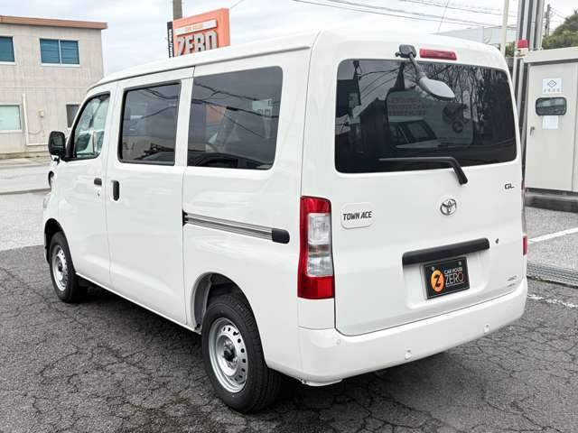 Toyota Town Ace Van 12