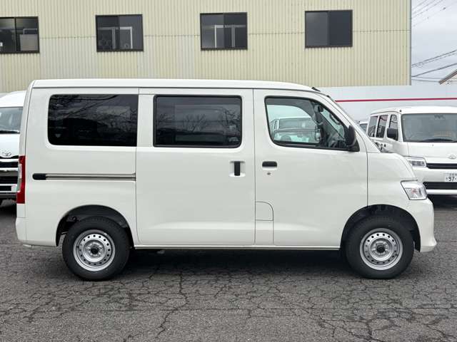 Toyota Town Ace Van 9