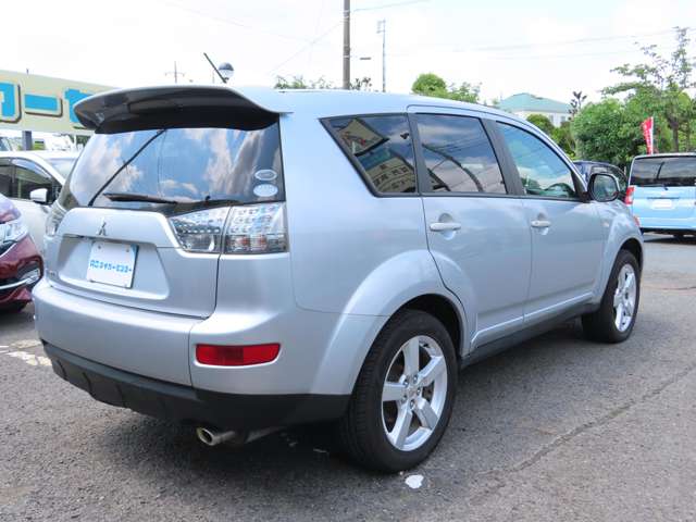 Mitsubishi Outlander 6