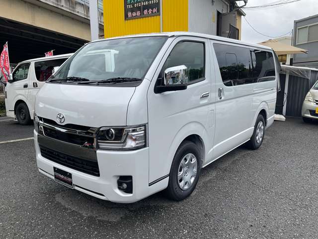 Toyota Hiace Van 12