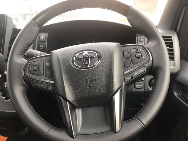 Toyota Hiace Van 7