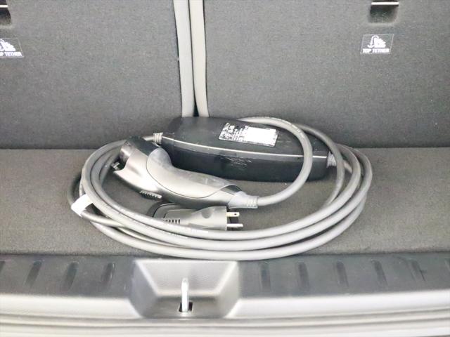 Mercedes-Benz EQB 11