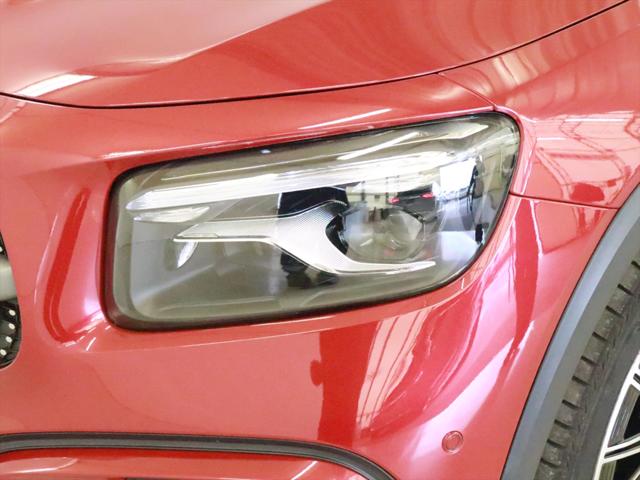 Mercedes-Benz GLB 8