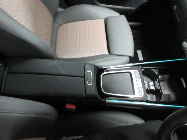 Mercedes-Benz EQA 11