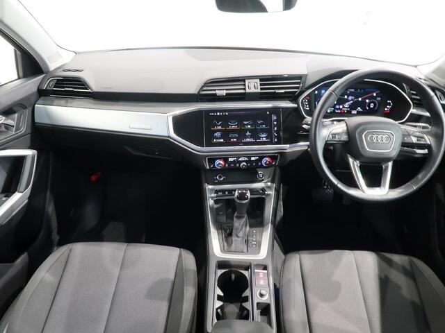 Audi Q3 6