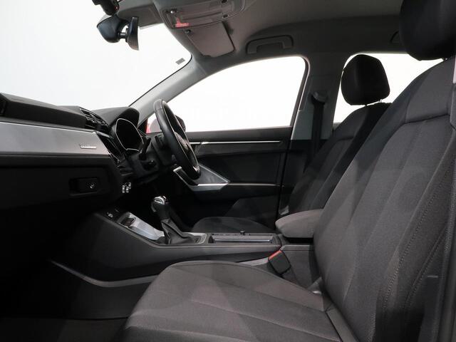 Audi Q3 8