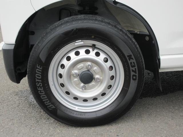 Daihatsu Hijet Cargo 8
