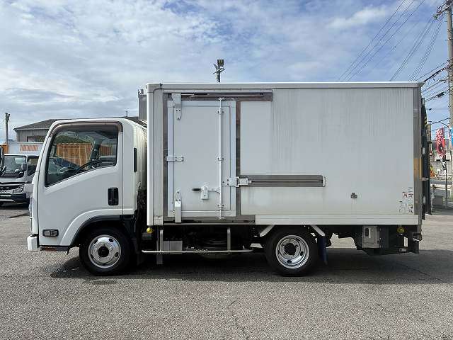 Isuzu Elf 4