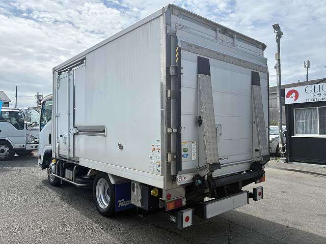 Isuzu Elf 8