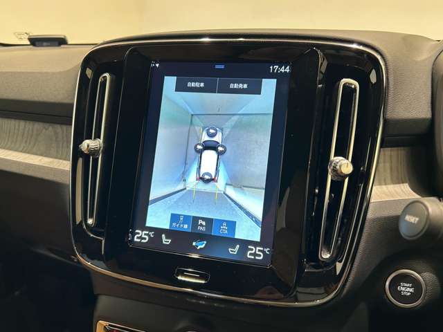 Volvo XC40 11