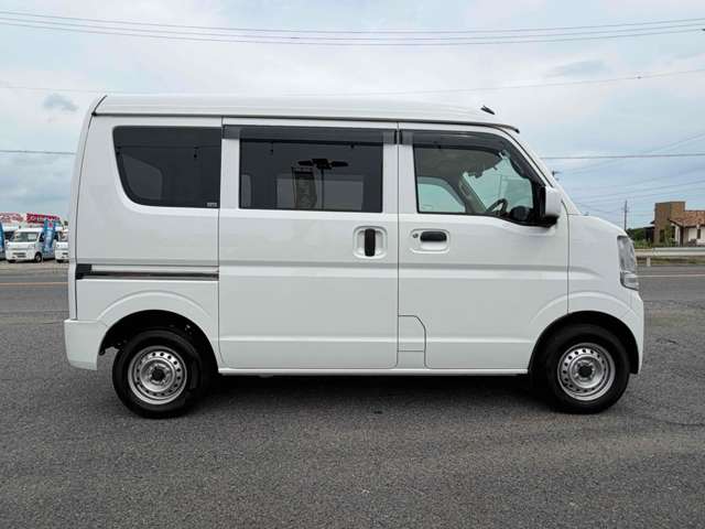 Mitsubishi Minicab Van 4