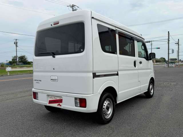 Mitsubishi Minicab Van 5