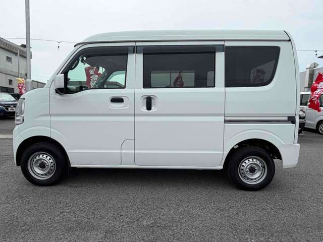 Mitsubishi Minicab Van 8