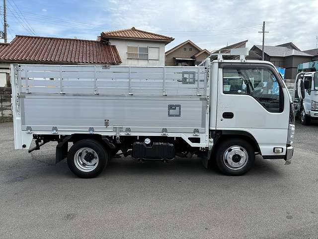 Isuzu Elf 5