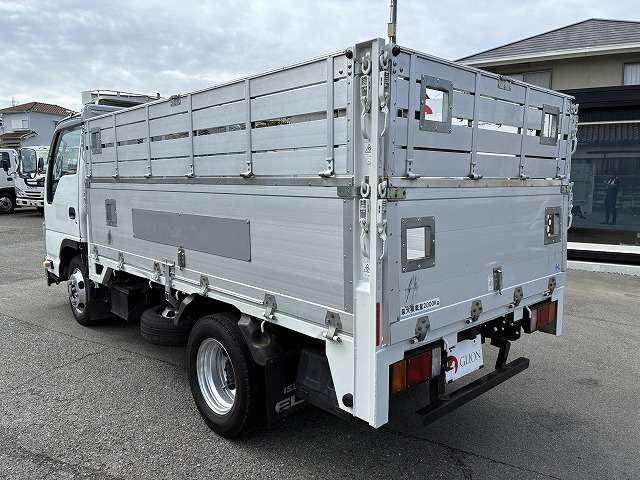 Isuzu Elf 6