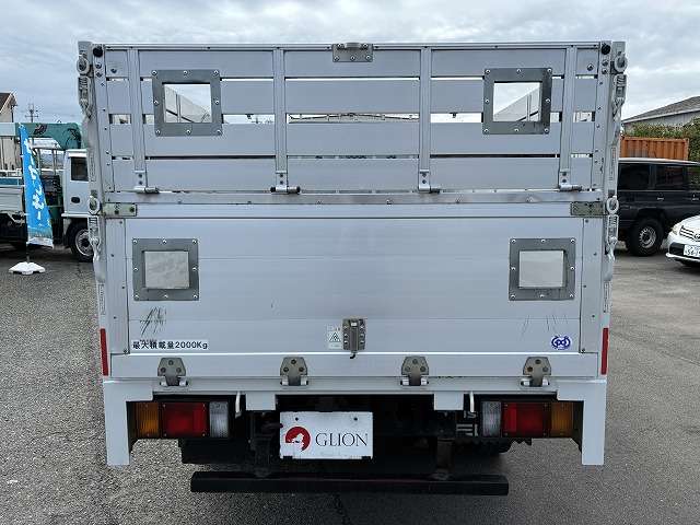 Isuzu Elf 7