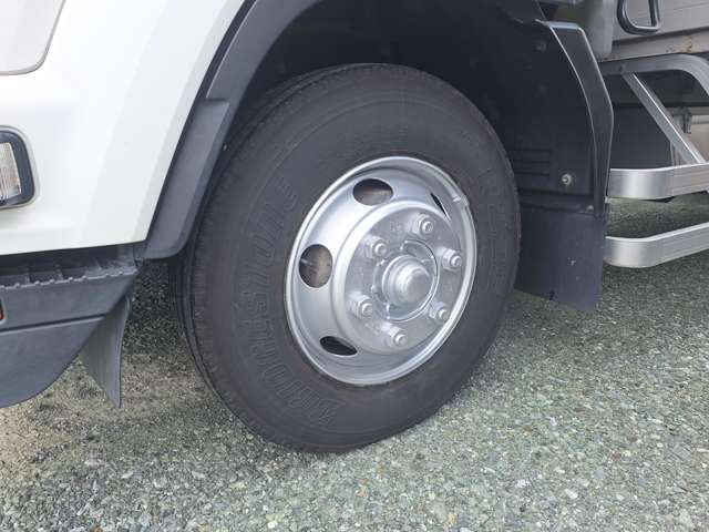 Isuzu Forward 11