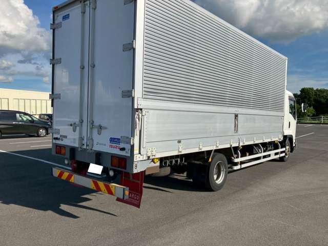 Isuzu Forward 4