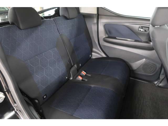 Mitsubishi eK X 9