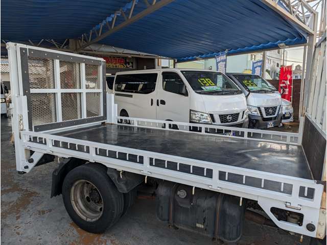 Isuzu Elf 12