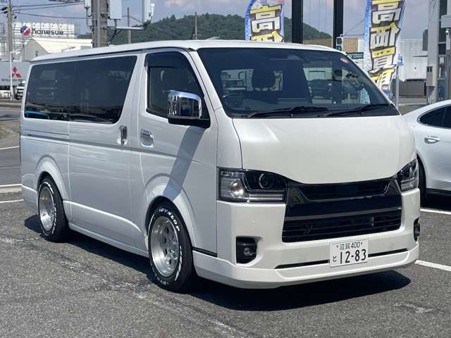 Toyota Hiace Van 4