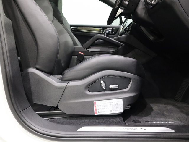 Porsche Cayenne Coupe 10