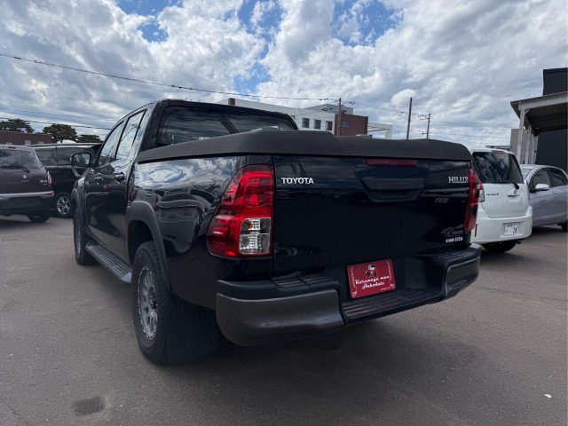 Toyota Hilux 6