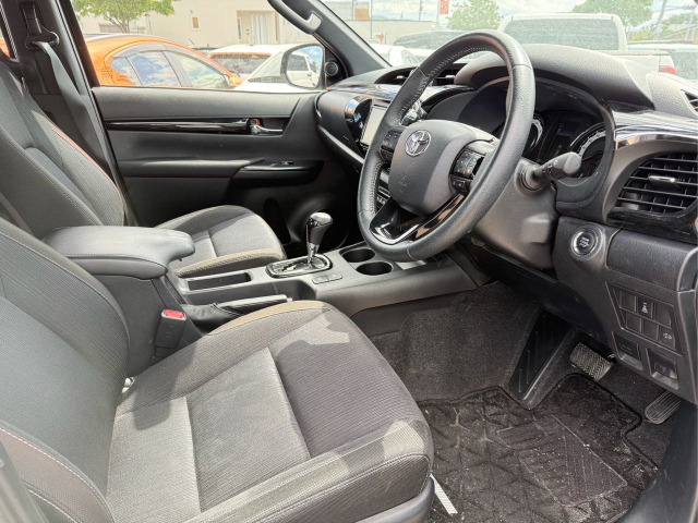 Toyota Hilux 7