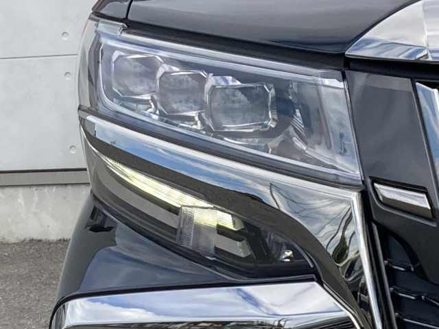 Toyota Alphard 8