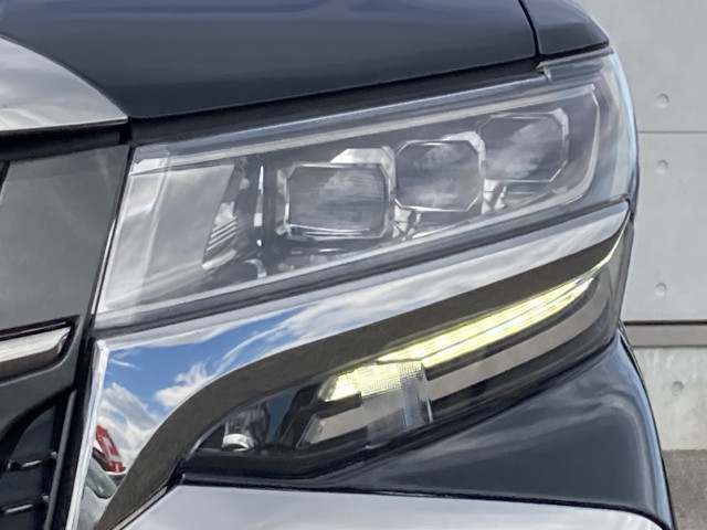 Toyota Alphard 10