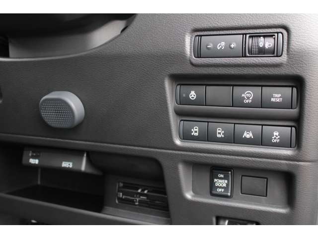 Mitsubishi Delica Mini 11