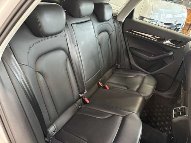 Audi Q3 11