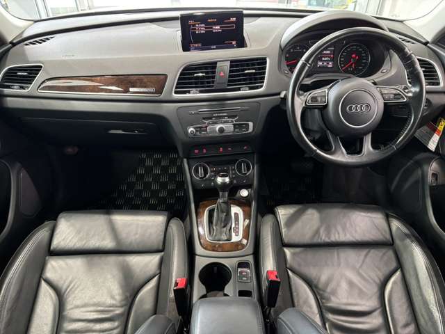 Audi Q3 12