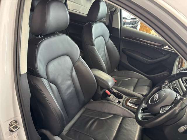 Audi Q3 10