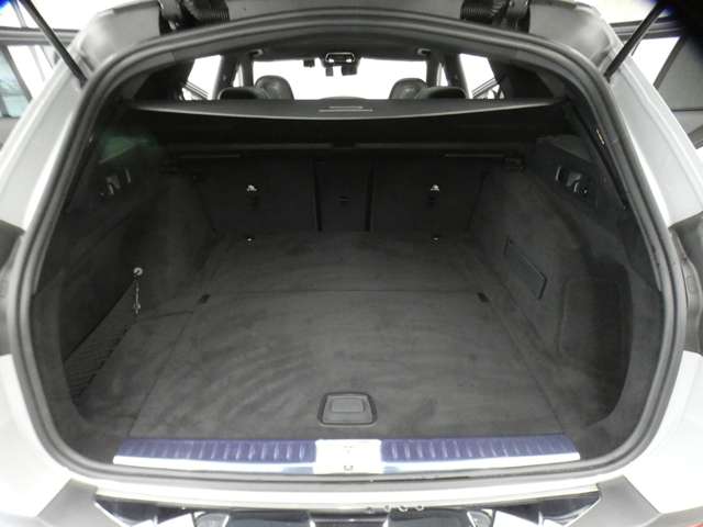 Mercedes-Benz E-Class All-Terrain 10