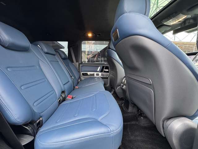 Mercedes-Benz G-Class 8