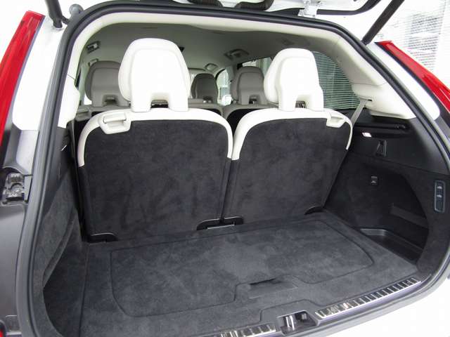 Volvo XC90 11