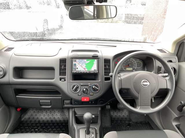 Nissan AD 4