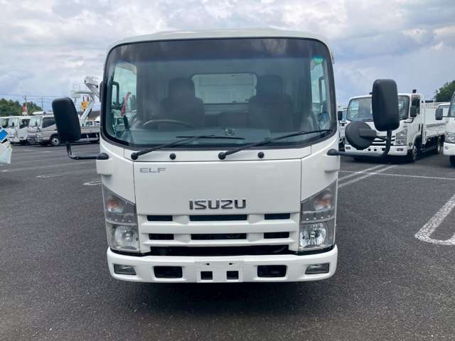 Isuzu Elf 2