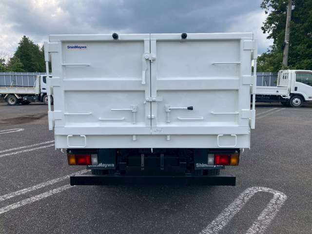 Isuzu Elf 6