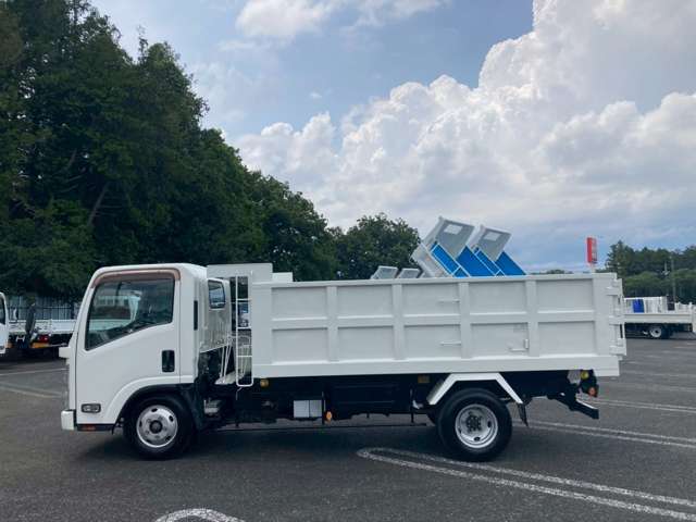 Isuzu Elf 8