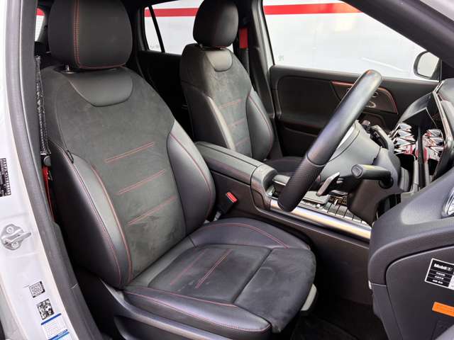 Mercedes-Benz GLA-Class 11