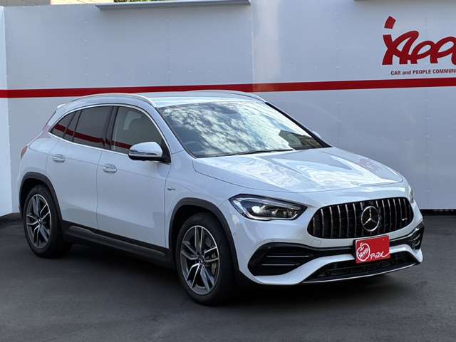 Mercedes-Benz GLA-Class 4