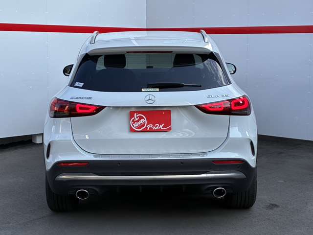 Mercedes-Benz GLA-Class 6