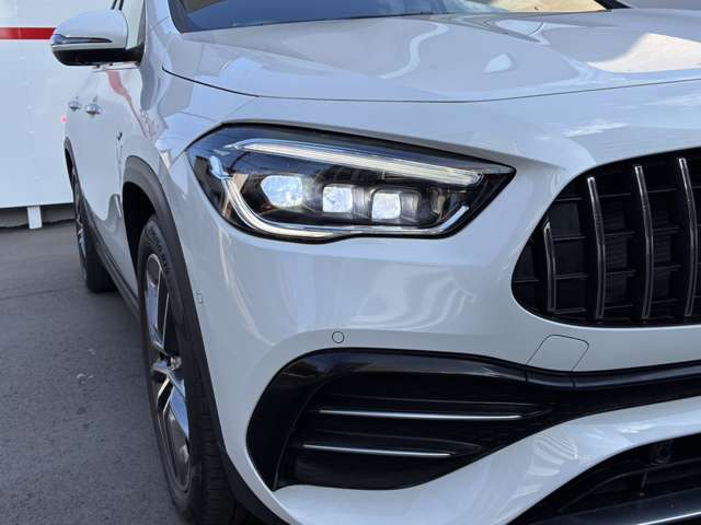Mercedes-Benz GLA-Class 8