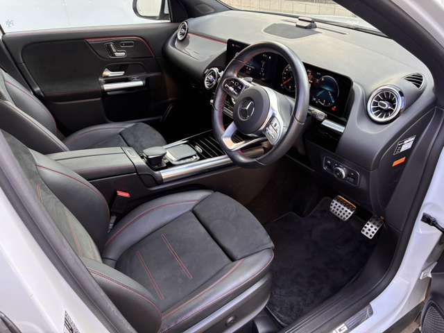 Mercedes-Benz GLA-Class 10