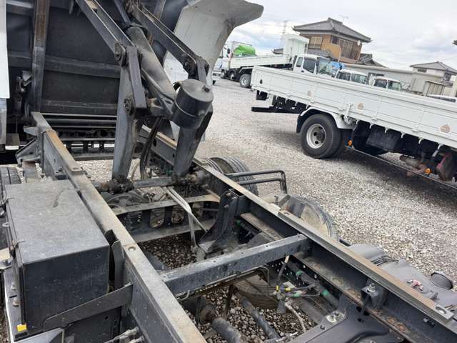 Isuzu Forward 11