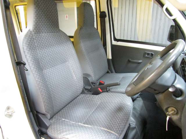 Daihatsu Hijet Cargo 6