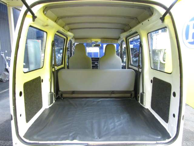 Daihatsu Hijet Cargo 9