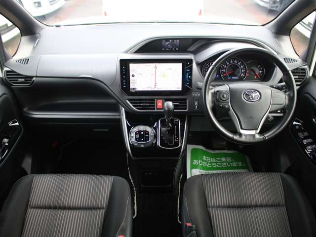 Toyota Voxy 6